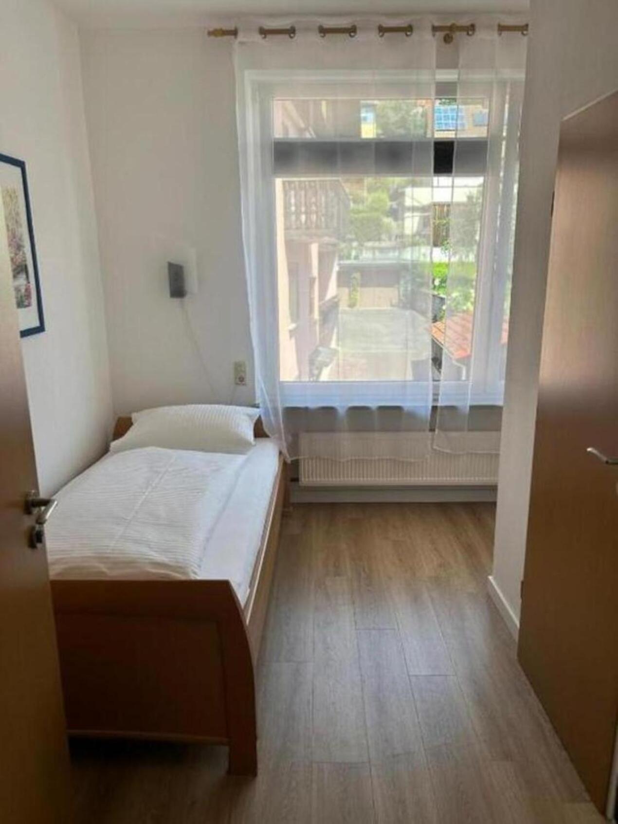 Hotel-Gasthof Zur Krone Waldaschaff 外观 照片